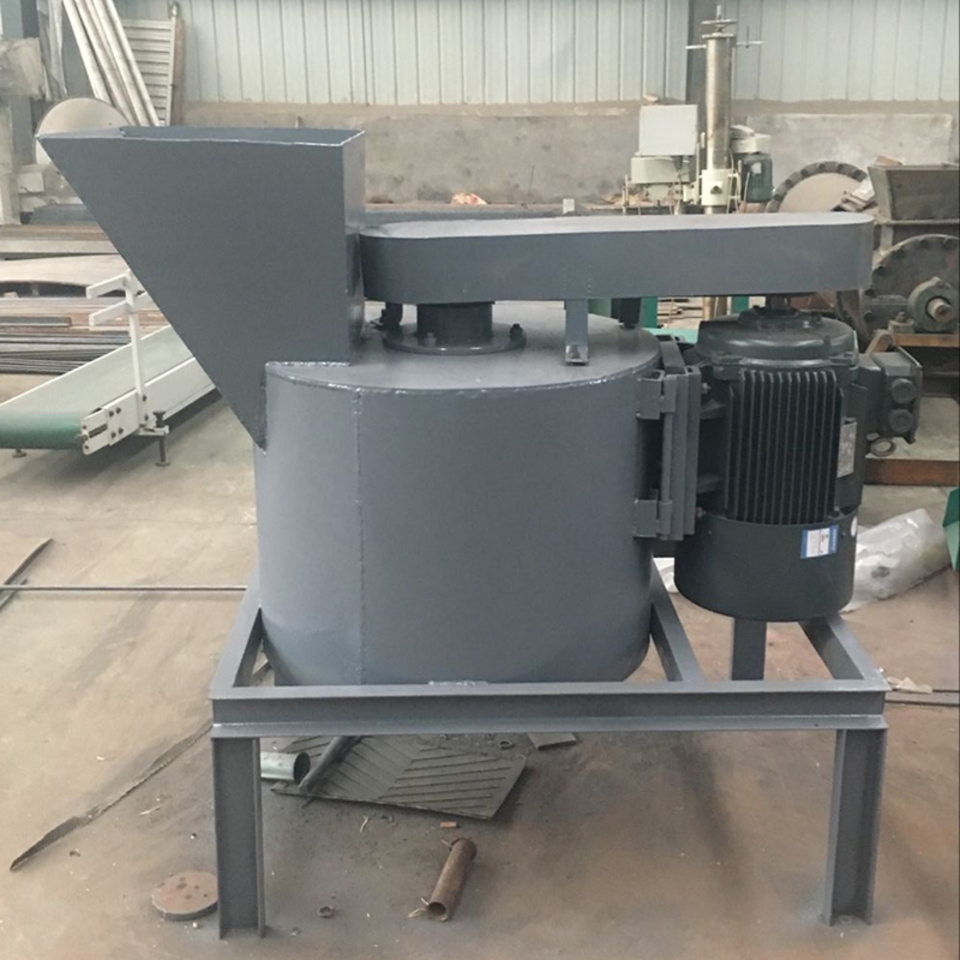 如何選購(gòu)有機(jī)肥生產(chǎn)線粉碎機(jī)呢？ 